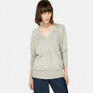 Everlane Deep V Neck linen sweater, Small
